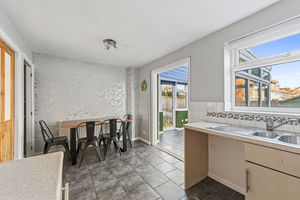 Photo 16- click for photo gallery